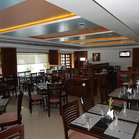 La Hospin Hotel Rājahmundry 客房 照片