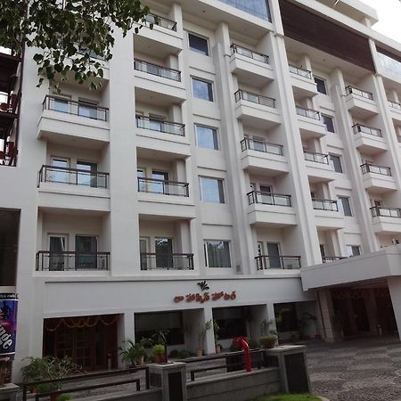 La Hospin Hotel Rājahmundry 客房 照片