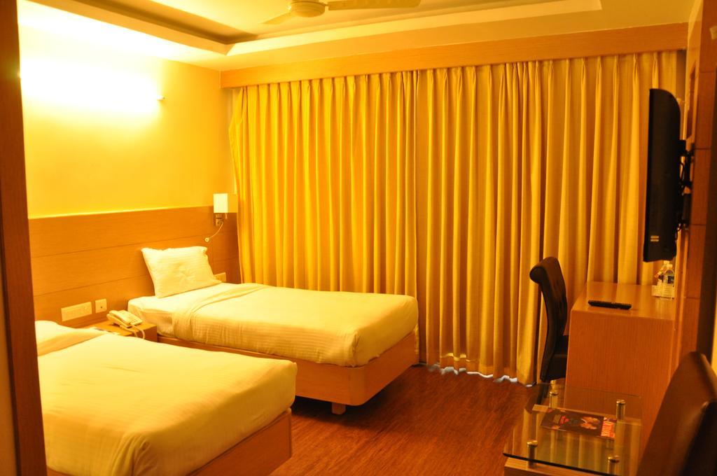 La Hospin Hotel Rājahmundry 客房 照片